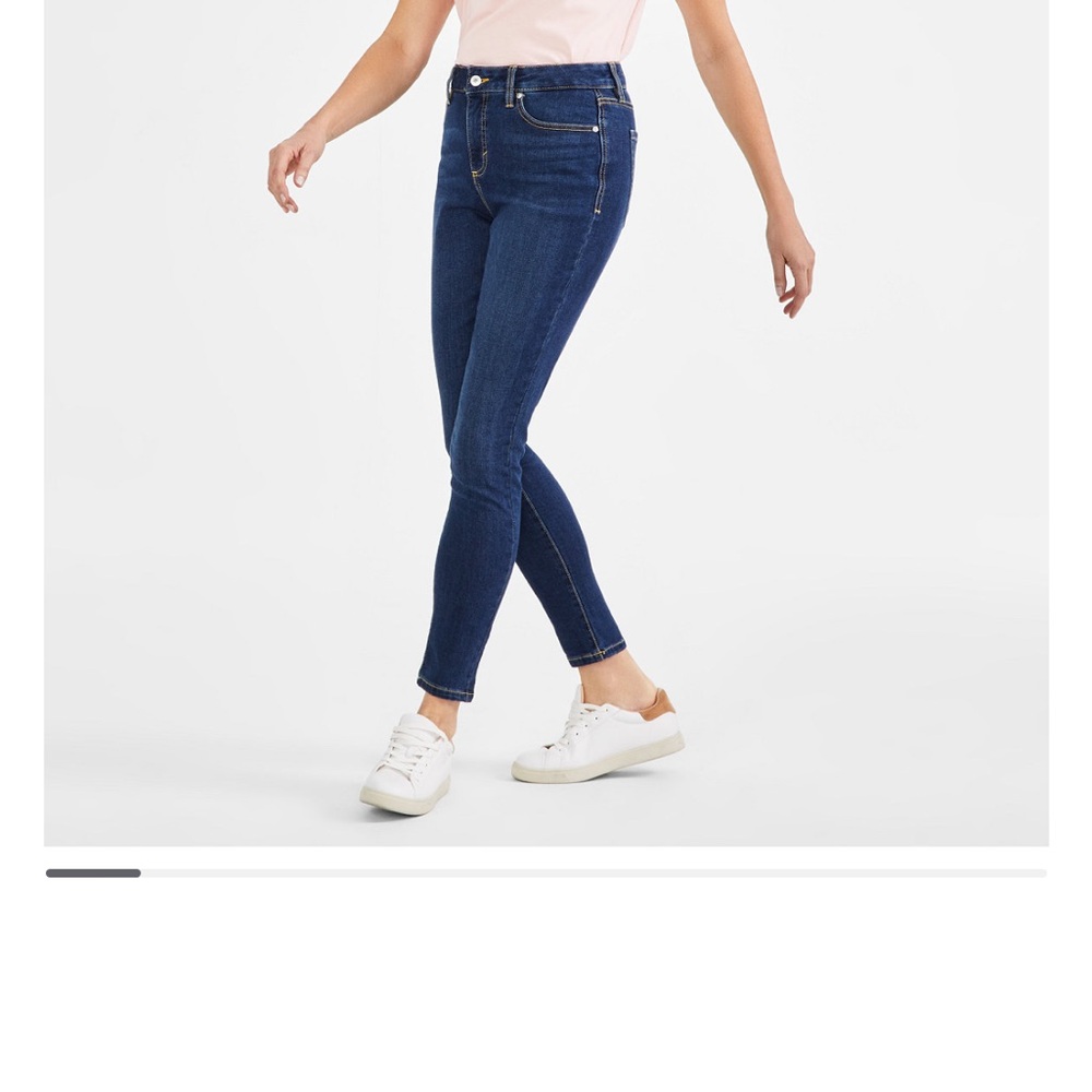 Women's skinny curvy jeans